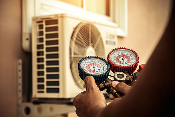 Professional Hvac technician working in Lakeland, MN